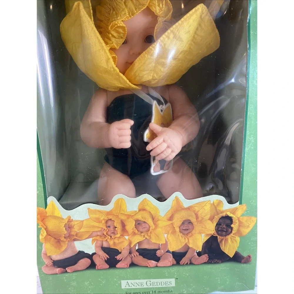 Anne Geddes Baby Daffodils Plastic 14